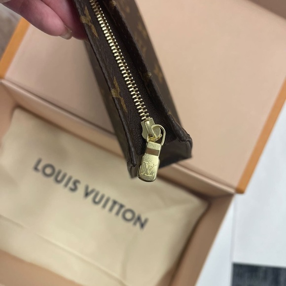 SOLD - Authentic LV Toiletry 19 - Picture 3 of 6